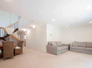 17 Gloria Ct, Tinton Falls, NJ
