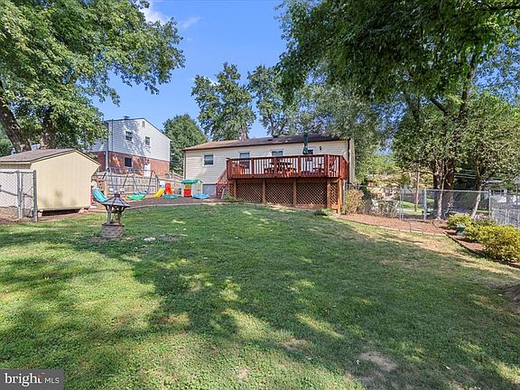 2nd image of 1225 Gladstone Dr