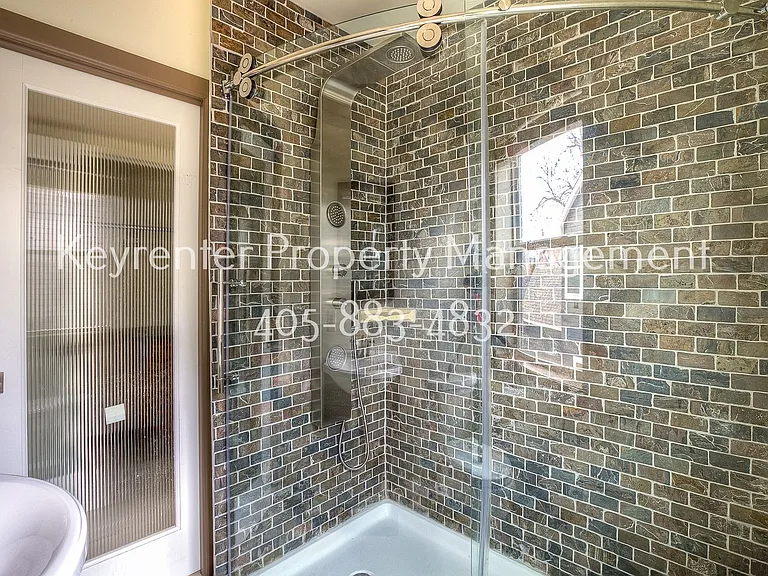 1308 NW 16th St — Photo 23