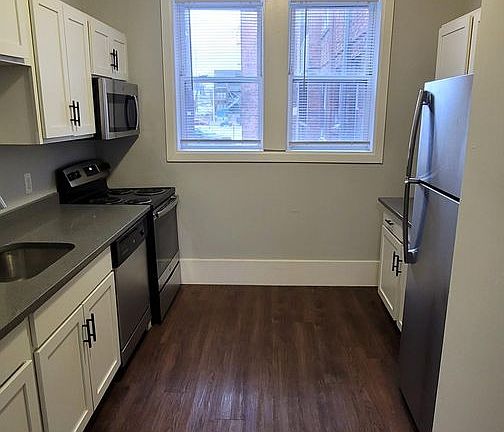 3rd image of 675 W Willis St #9
