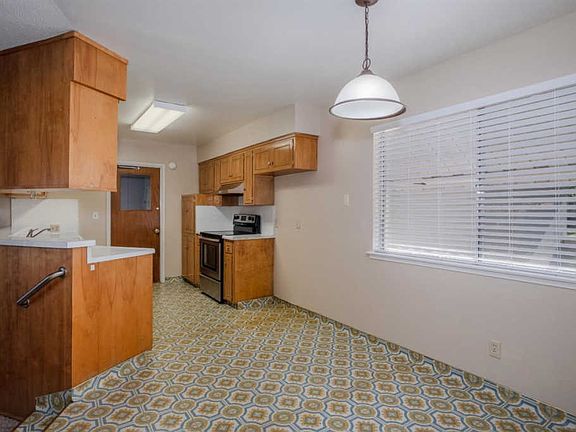 2nd image of 4817 N Crystal Ave