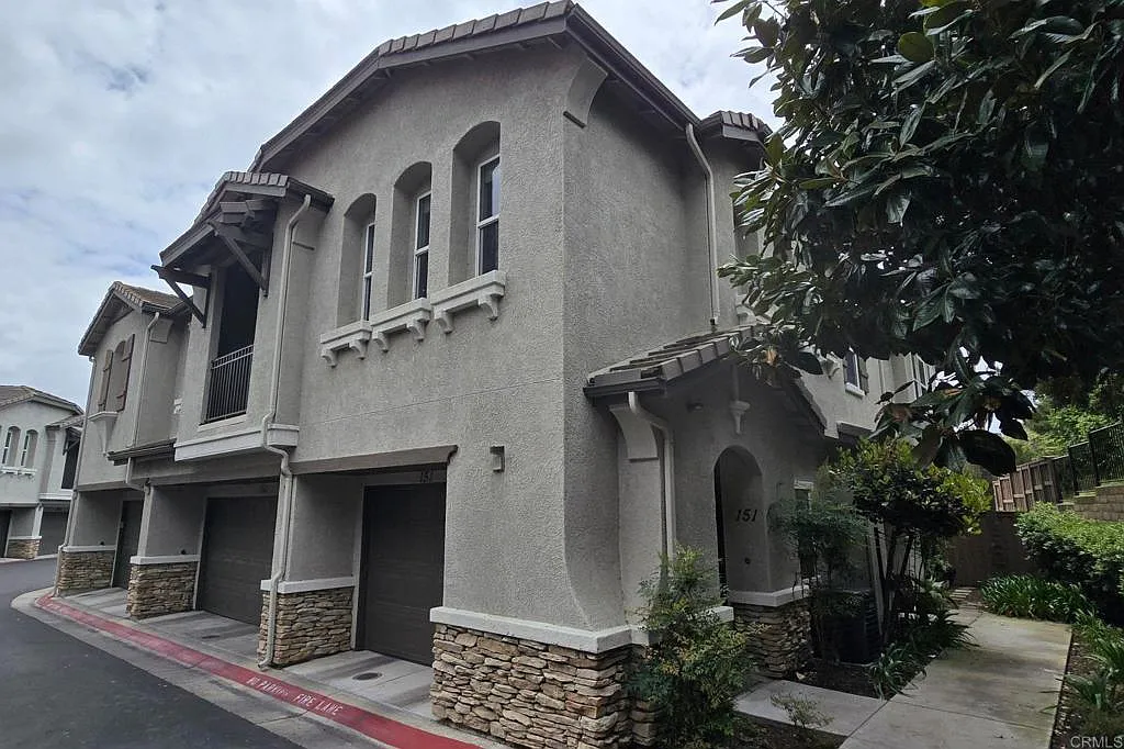 Building Photo - 425 S Meadowbrook Dr #151