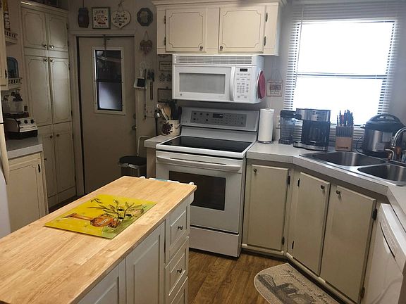 3rd image of 15897 Sandy Point Dr #284