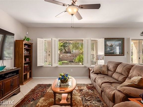 4th image of 2561 Grandville Ave
