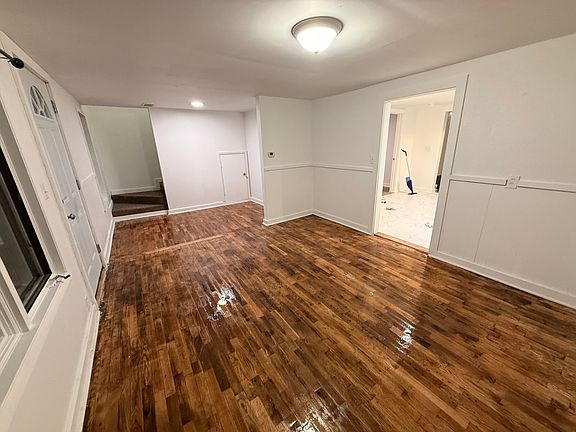 3rd image of 4722 Eastlawn Dr