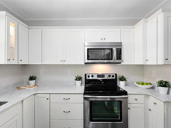 4th image of 812 Langston Ct