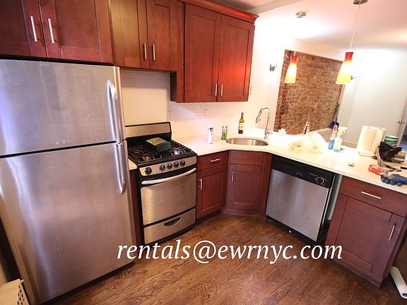 2nd image of 48A Vernon Ave APT 1