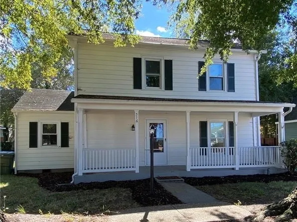 516 12th St, West Point, VA 23181