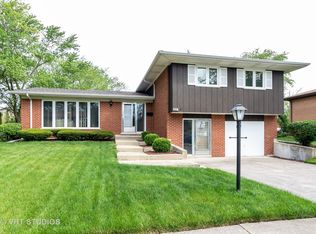 6609 Forestview Dr, Oak Forest, IL 60452