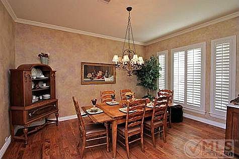 2nd image of 2902 Cottonwood Ln