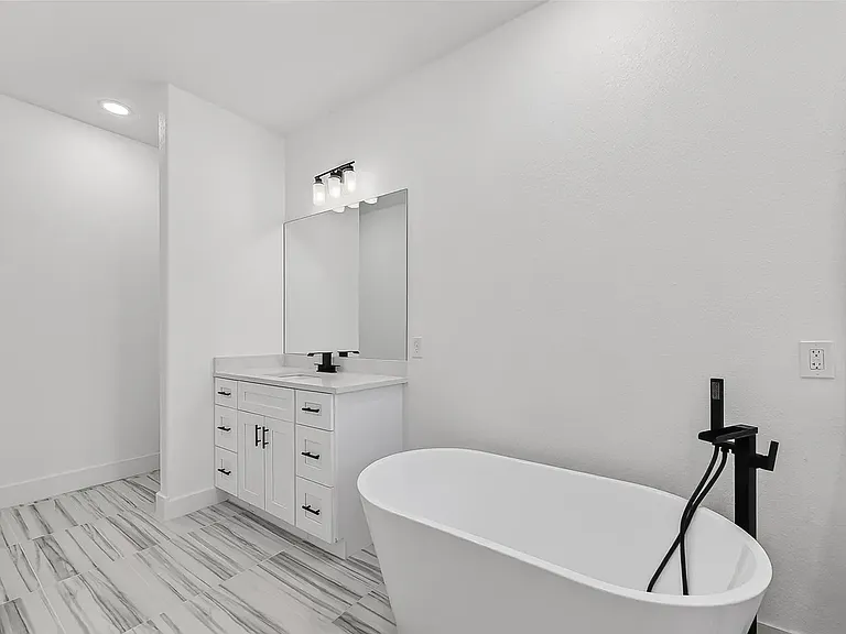9334 Waller St — Photo 16