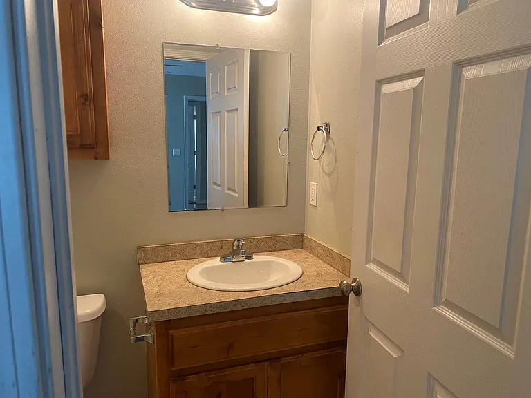 111-113 Cherokee — Photo 15