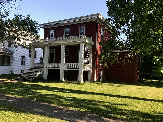 1st image of 138 W Orleans St