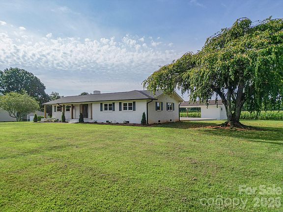 3rd image of 3115 Crow Rd