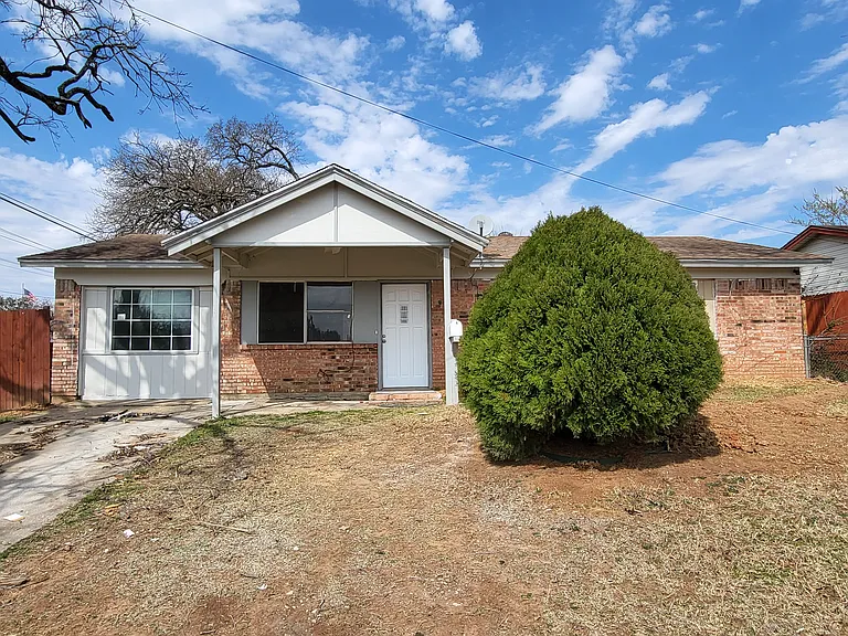 9605 Grady Ln — Photo 2