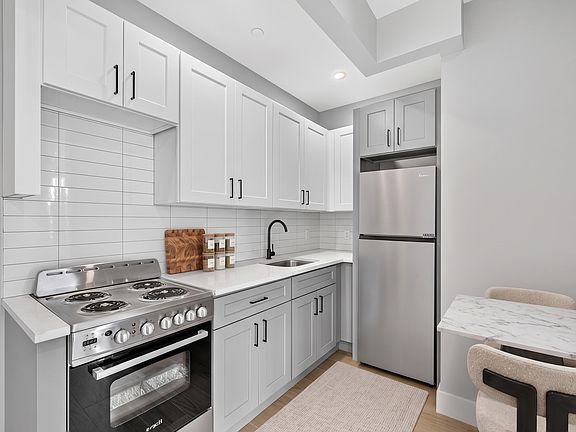 5th image of 128 Livonia Ave #1C