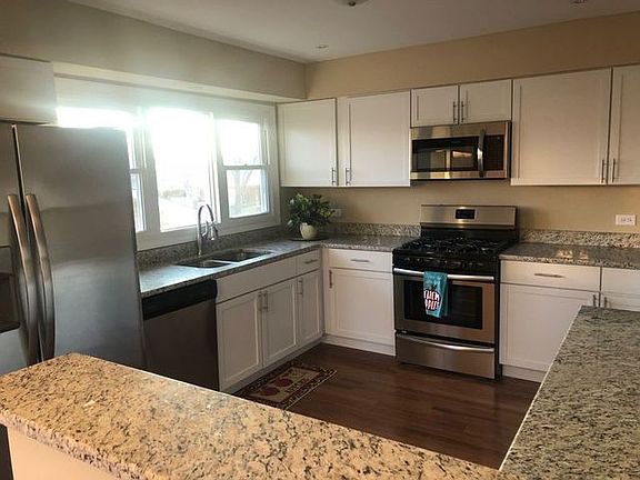 5th image of 140 Oakwood Dr
