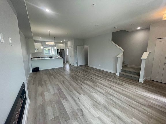 3rd image of 7783 206th St