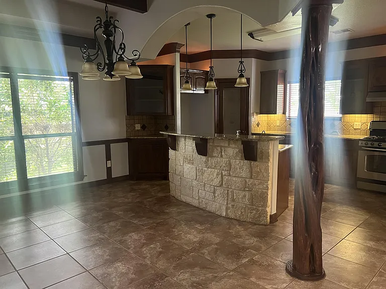 1661 E FM 93 — Photo 6