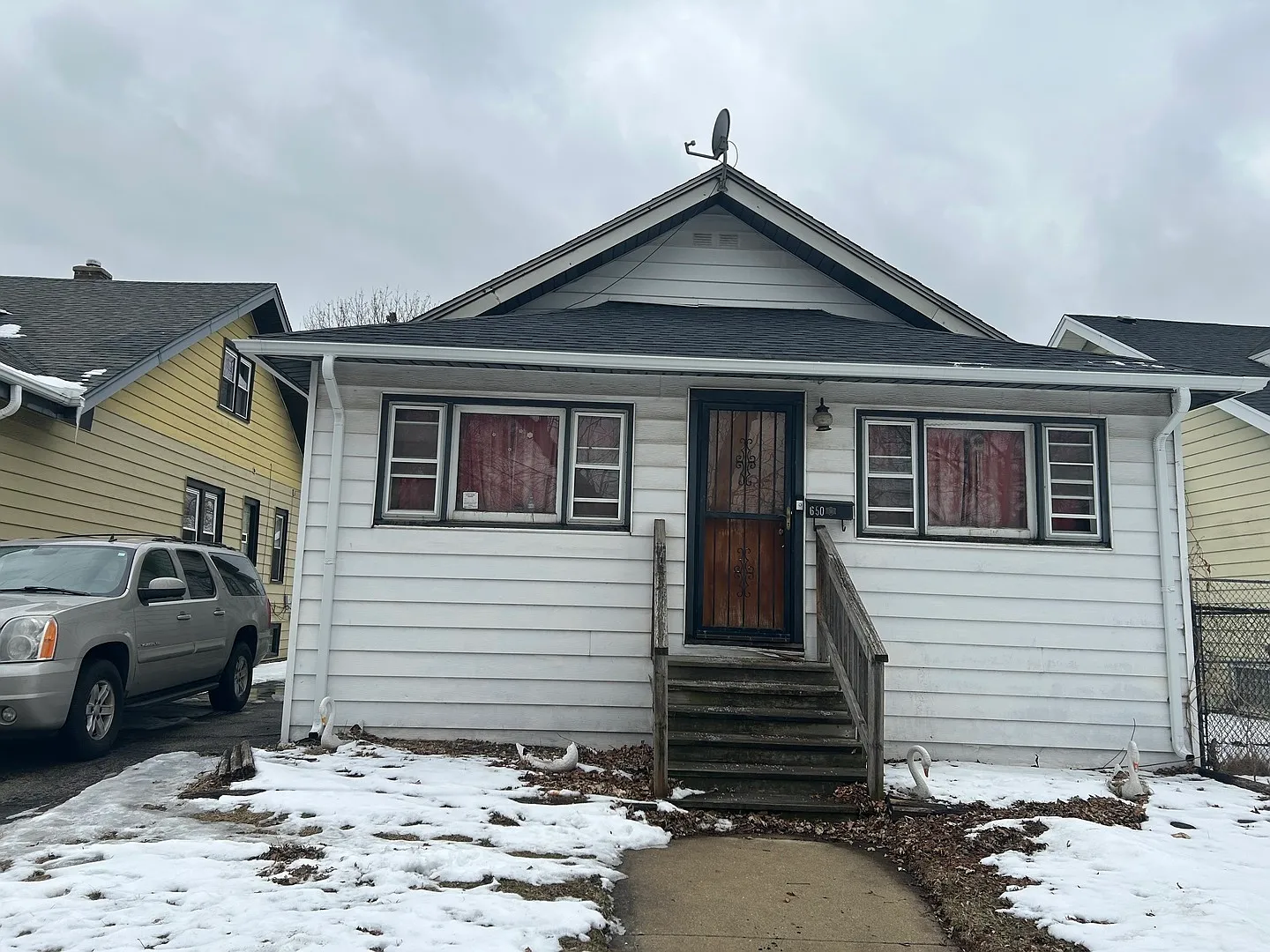 650 Forsythe Ave photo 1