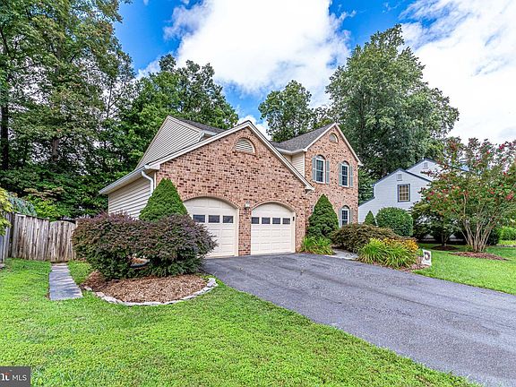 3rd image of 9455 Lapstrake Ln
