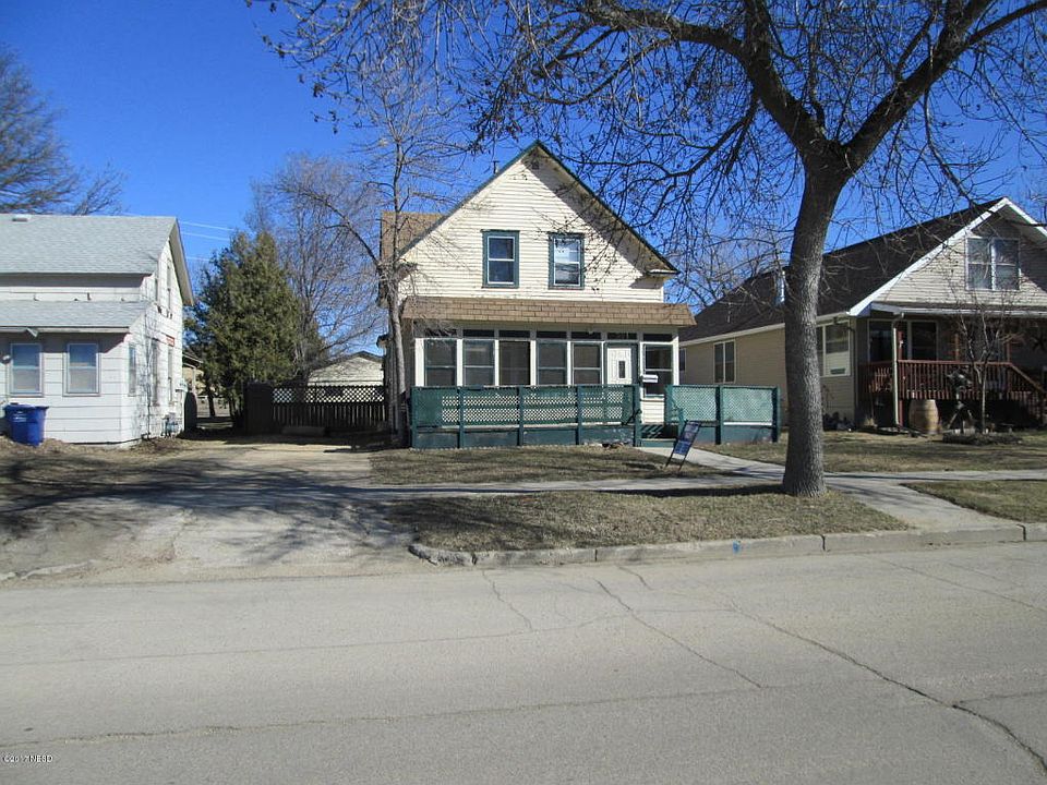 2nd image of 321 W Kemp Ave
