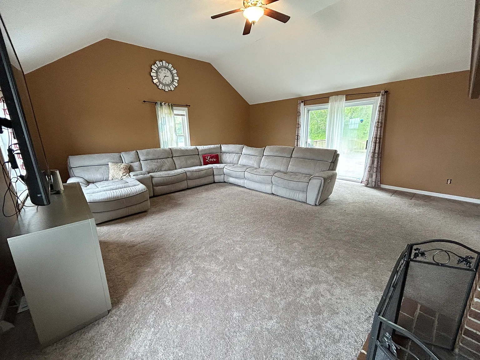 35 Fox Meadow Dr — Photo 3
