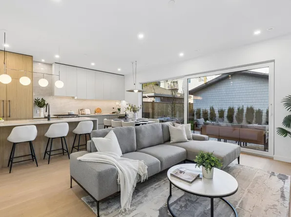 6040 Larch St #2, Vancouver, BC V6M 4E4