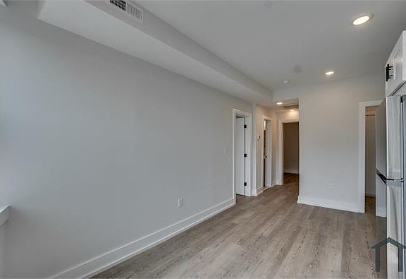 5th image of 3126 16th St NW APT 3