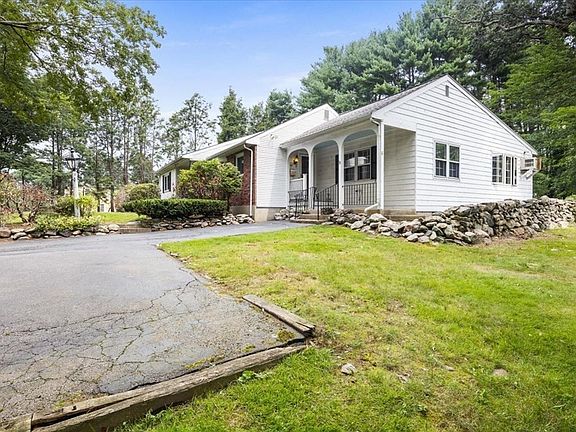 3rd image of 30 Governor Stoughton Ln