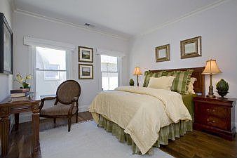 Living room :: 1721 Ralston Ave