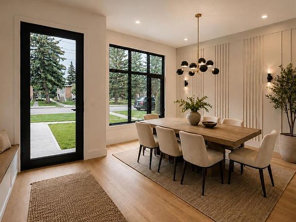 3rd image of 640 W 37th St SW