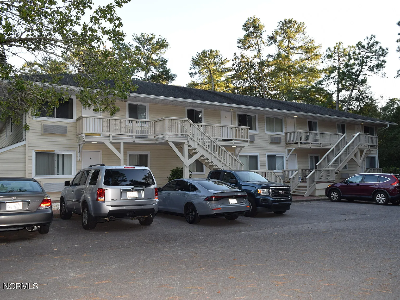 1 bed, 1.0 bath, $1,150 — Photo 2