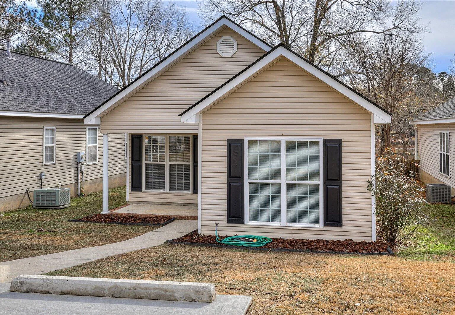 3 bed, 2.0 bath, 1308 sqft, $1,650 — Photo 3