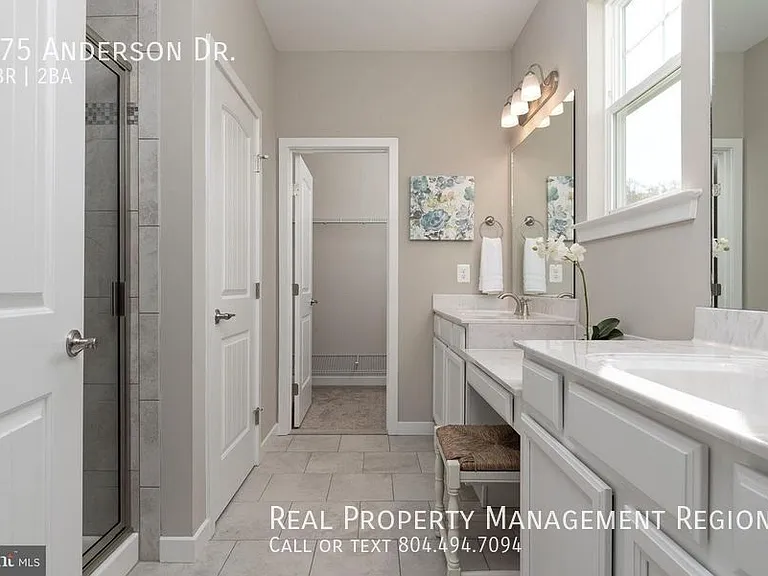275 Anderson Dr — Photo 16