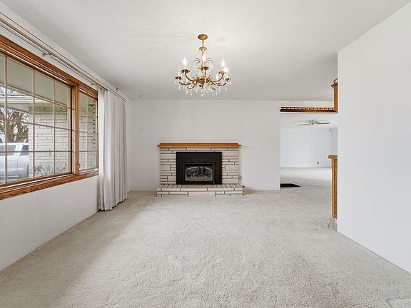 2nd image of 1418 S Wilbur Rd