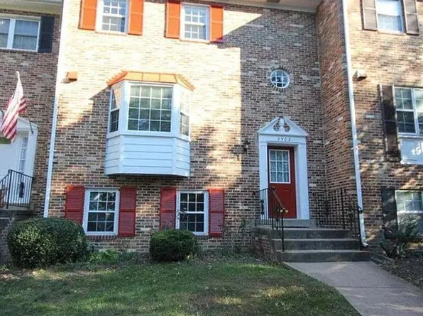 2303 McGregor Ct, Vienna, VA 22182