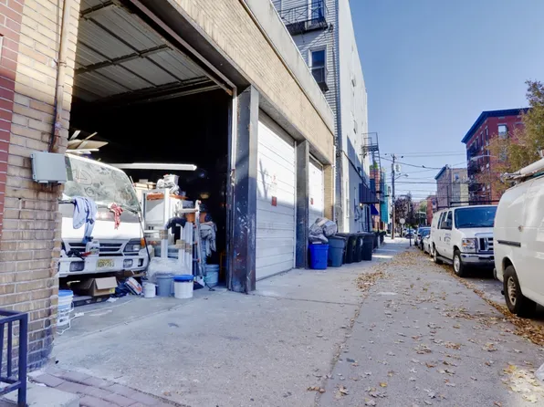 400 Jefferson Street image 12 of 12