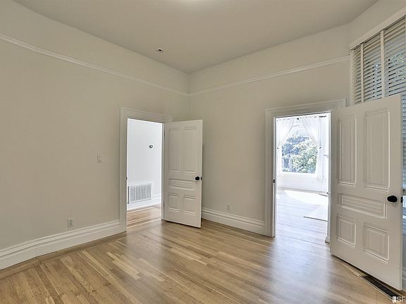 4th image of 3134 Washington St