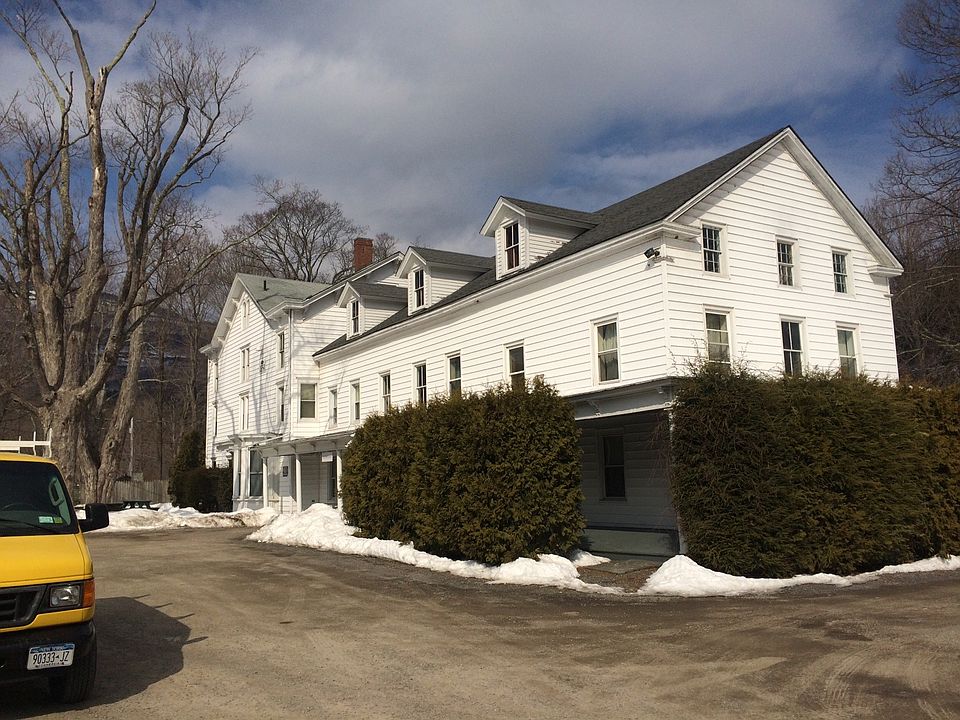 2nd image of 466 Pennsylvania Ave #2