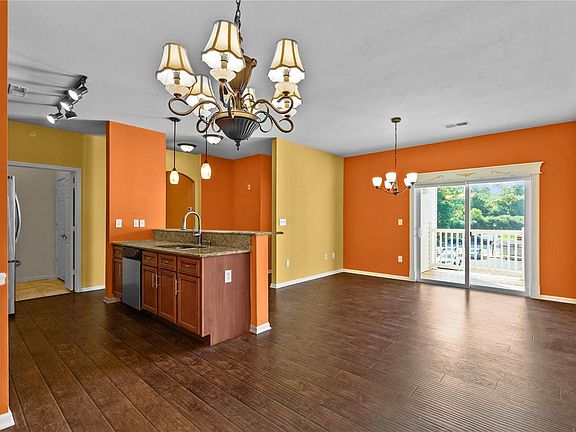 2nd image of 25 Kassebaum Ln APT 204