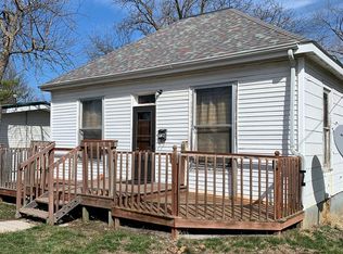 704 N 4th St, Edina, MO 63537