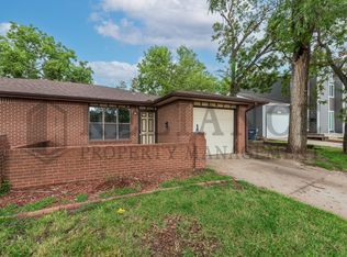 2011 N Old Manor Rd, Wichita, KS 67208