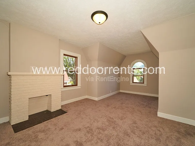 412 N Merrill St — Photo 20