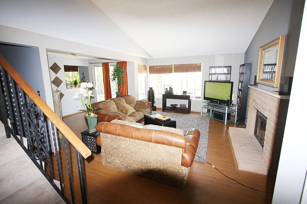 1433 Ambassador Dr photo 1