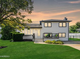 19 Bampton Pl, West Long Branch, NJ 07764