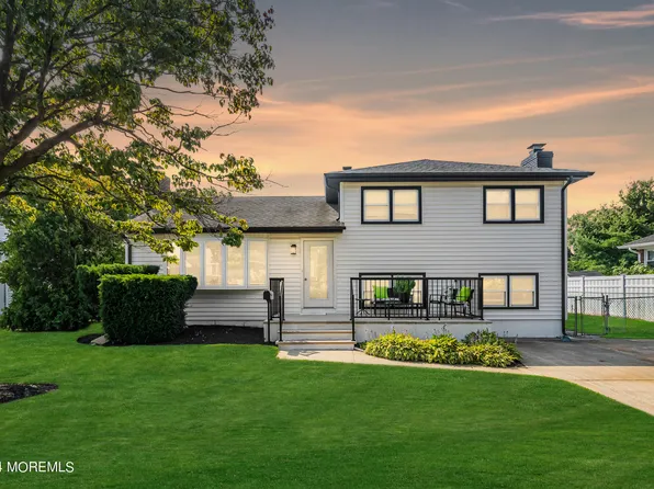 19 Bampton Place, West Long Branch, NJ 07764