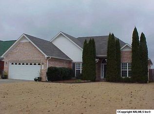 1403 Lake Pointe Dr SW, Decatur, AL 35603