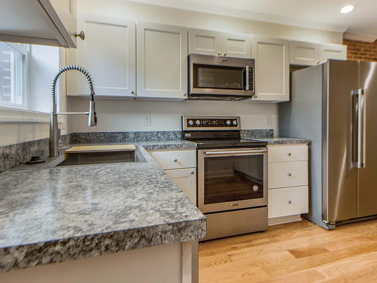 333 S Conkling St #A — Photo 5