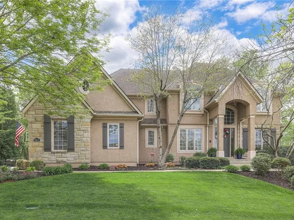 9915 W 145th Ct, Overland Park, KS 66221